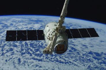 FEA1_iss_dragongrapple_nasa