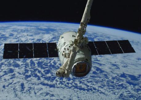 FEA1_iss_dragongrapple_nasa